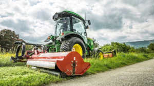 Kompakten večnamenski traktor 4052R