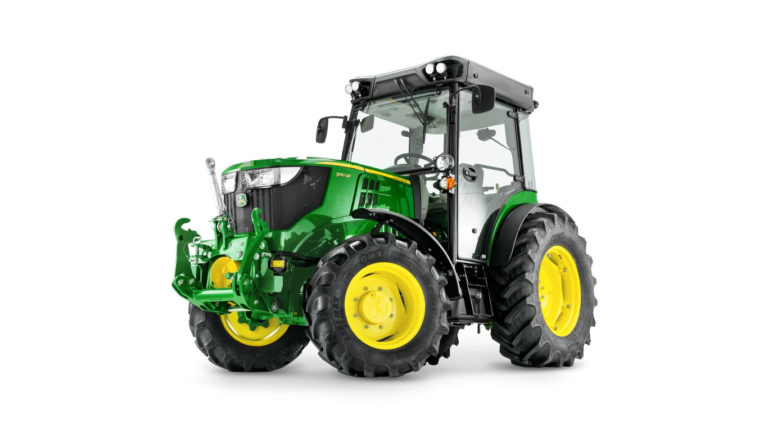 Studijska slika sprednjega levega pogleda na traktor 5090GF