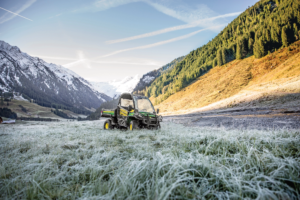 Večnamensko vozilo Gator HPX815E