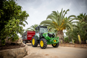 Traktor 5115GF s prikolico