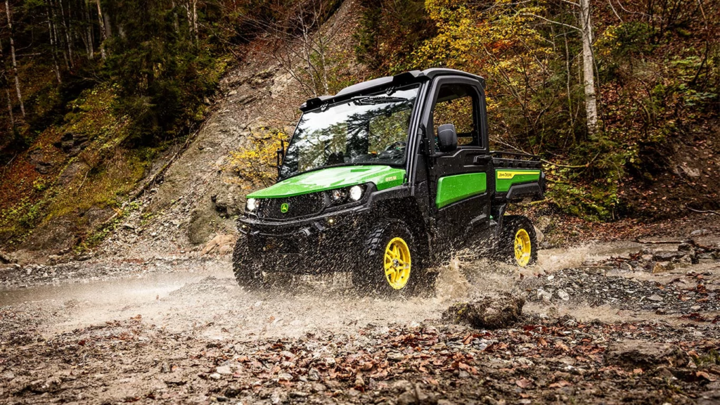 XUV 875M