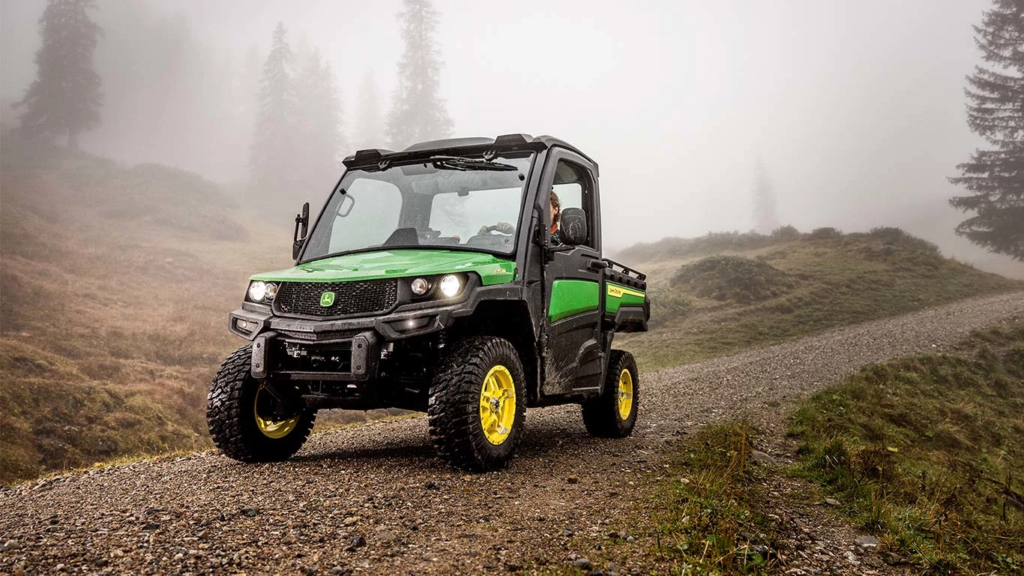 XUV 875M