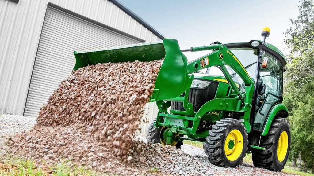 Kompakten večnamenski traktor 320R